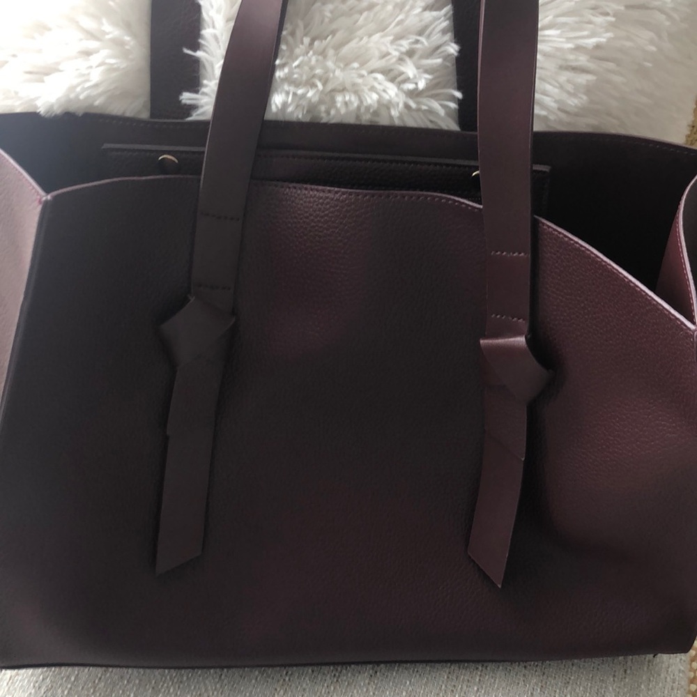 Excellent condition Rachel Zoe handbag in burgundy